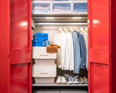 黃竹坑 ‧9平方呎服裝倉 (2'4"x4')