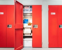 屯門 ‧9平方呎服裝倉 (2'4"x4')